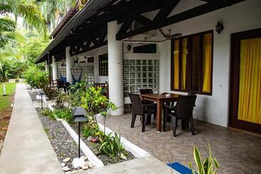 استراحتگاه Condiminium Villas Mymosa