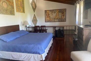 Tierra Magica B&b And Art Studio