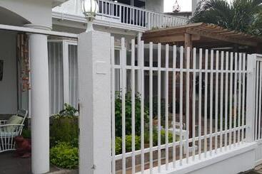 هاستل Hospedaje Solymar Sarie Bay