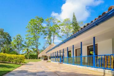 هتل Campestre Santa Lucia