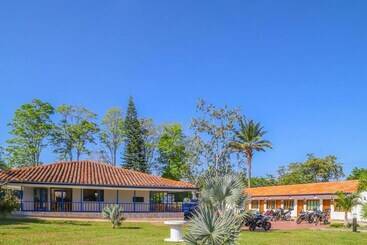هتل Campestre Santa Lucia