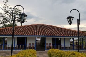 هتل Campestre Santa Lucia