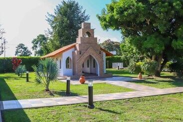 هتل Campestre Santa Lucia