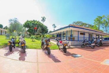 هتل Campestre Santa Lucia
