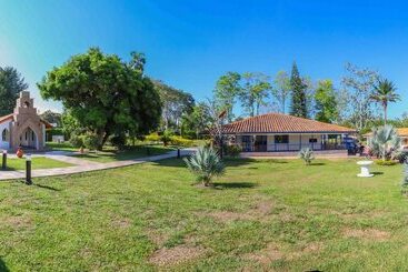 هتل Campestre Santa Lucia