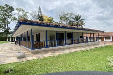 هتل Campestre Santa Lucia