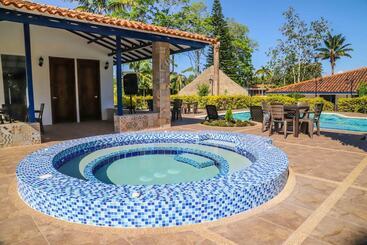 هتل Campestre Santa Lucia