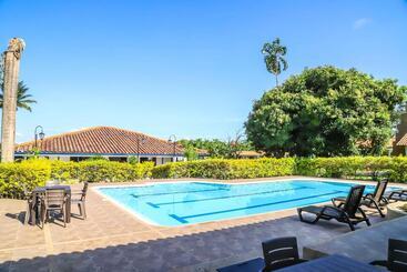هتل Campestre Santa Lucia