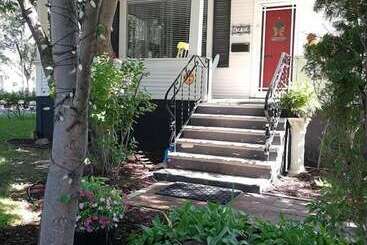 هتل Charles Street Holiday Home
