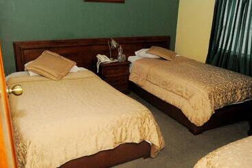 هتل Colony Inn