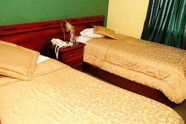 هتل Colony Inn