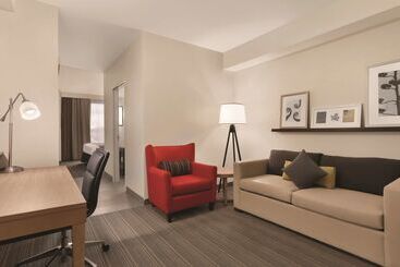 هتل Country Inn & Suites By Radisson, Belleville, On