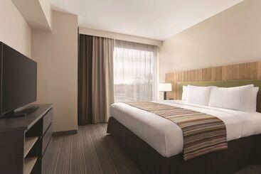 هتل Country Inn & Suites By Radisson, Belleville, On