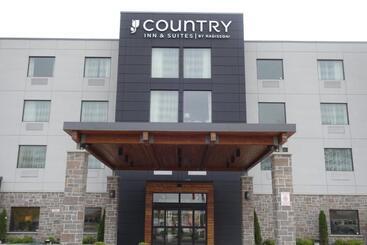 هتل Country Inn & Suites By Radisson, Belleville, On