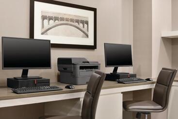 هتل Country Inn & Suites By Radisson, Belleville, On