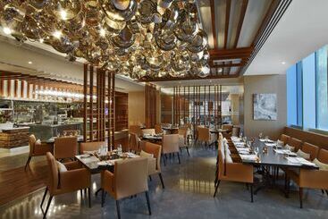 V Hotel Dubai, Curio Collection By Hilton