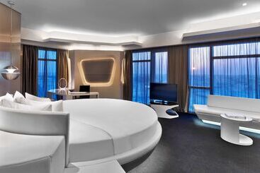 V Hotel Dubai, Curio Collection By Hilton