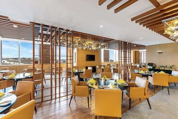 V Hotel Dubai, Curio Collection By Hilton