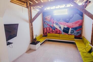 La Tortuga Hostel