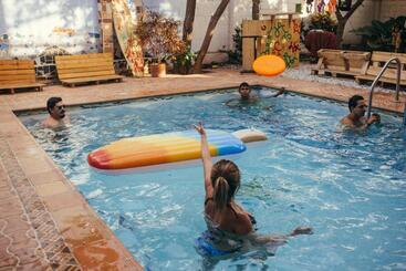 La Tortuga Hostel