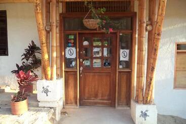 La Tortuga Hostel