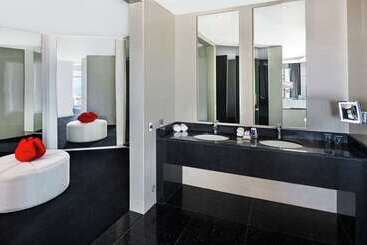 V Hotel Dubai, Curio Collection By Hilton