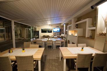 تختخواب و صبحانه Bruxelles Guesthouse Craiova