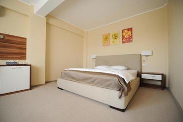 تختخواب و صبحانه Bruxelles Guesthouse Craiova