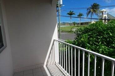 Caribbean Inn And Suites