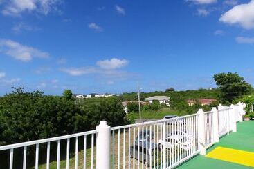 Caribbean Inn And Suites