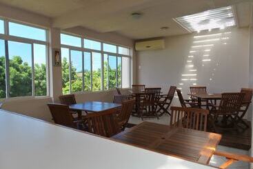 Caribbean Inn And Suites