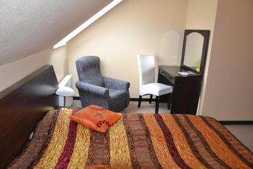 مسافرخانه City Center Kaķis B&b
