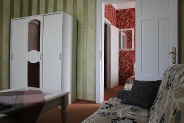 مسافرخانه City Center Kaķis B&b