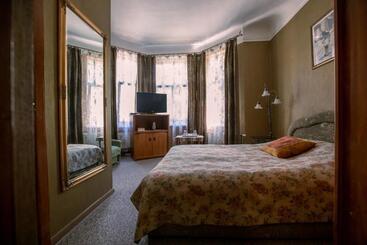مسافرخانه City Center Kaķis B&b