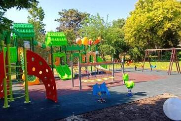 هتل 2d Resort And Spa