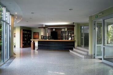 هتل Atrium