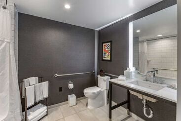 Cambria Hotel Lax