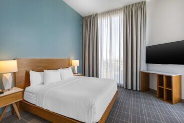 Cambria Hotel Lax