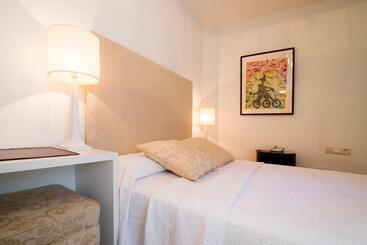 Отель Hostal Casa Alborada