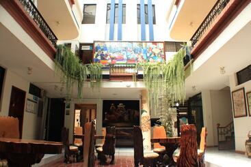 هتل El Indio Inn