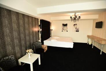 هتل La Rocca Boutique
