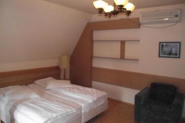 هتل Villa Carmelita