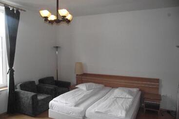 هتل Villa Carmelita