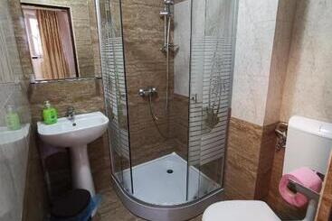 Joe Hostel