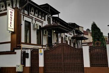 Joe Hostel