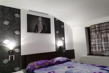 Joe Hostel