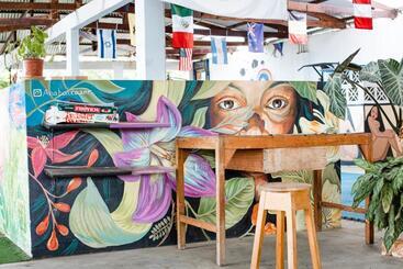 هاستل El Mural Backpackers