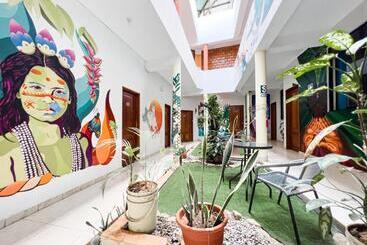 هاستل El Mural Backpackers
