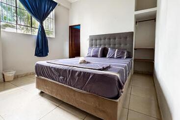 هاستل El Mural Backpackers