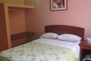 هتل Amanecer Inn